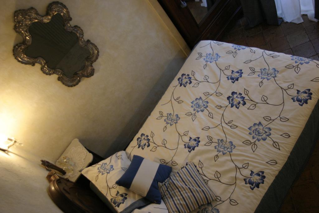 Casa Nobile Bed & Breakfast Tovo San Giacomo Ruang foto